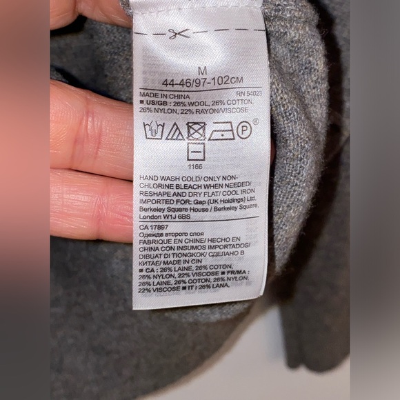 Banana Republic Dark Silver Gray Cardigan Sweater Size M Medium Italian Yarn - Picture 5 of 9